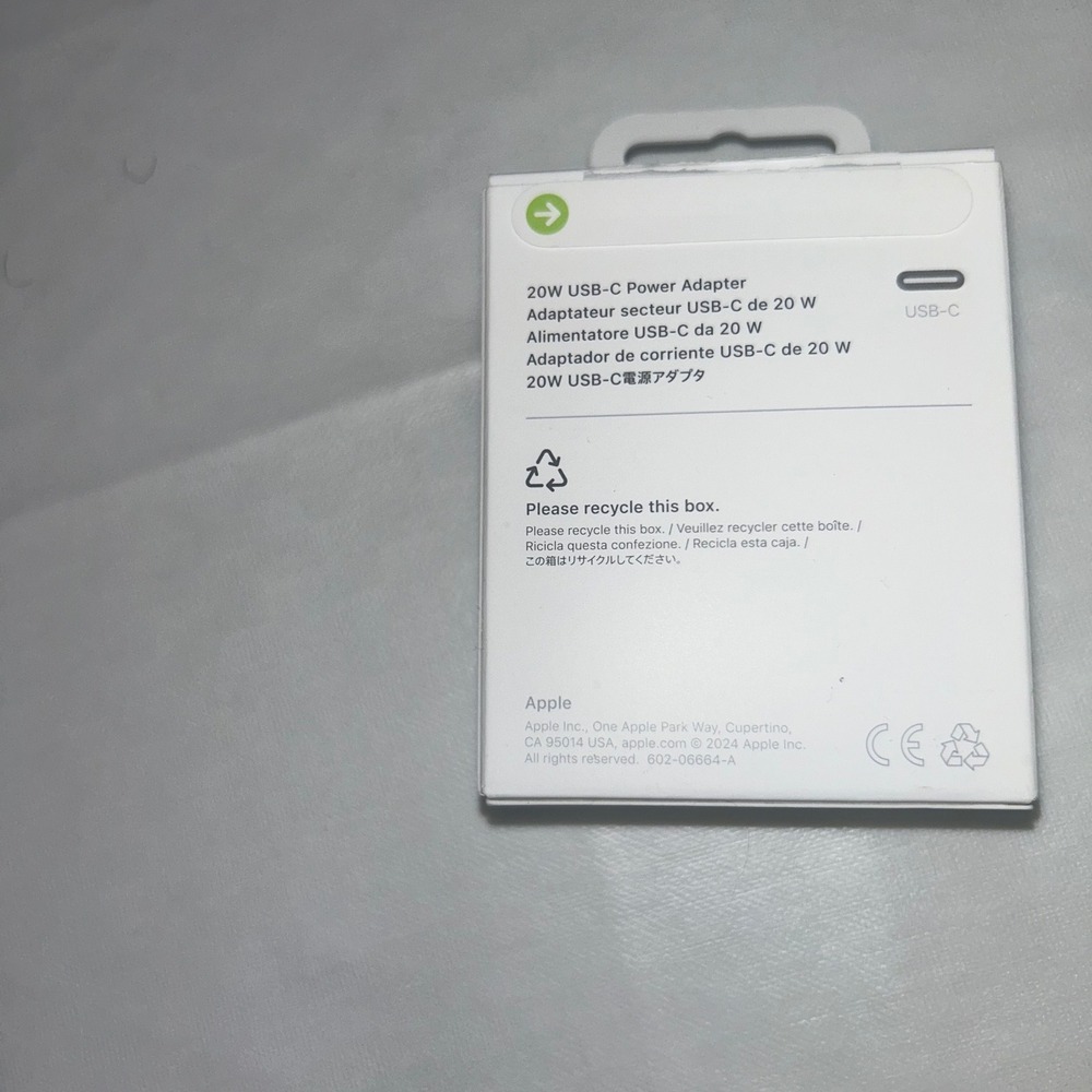 Apple 20W USB-C Power Adapter White Wall Charger Block A2305 MWV33AM/A - Picture 3 of 3